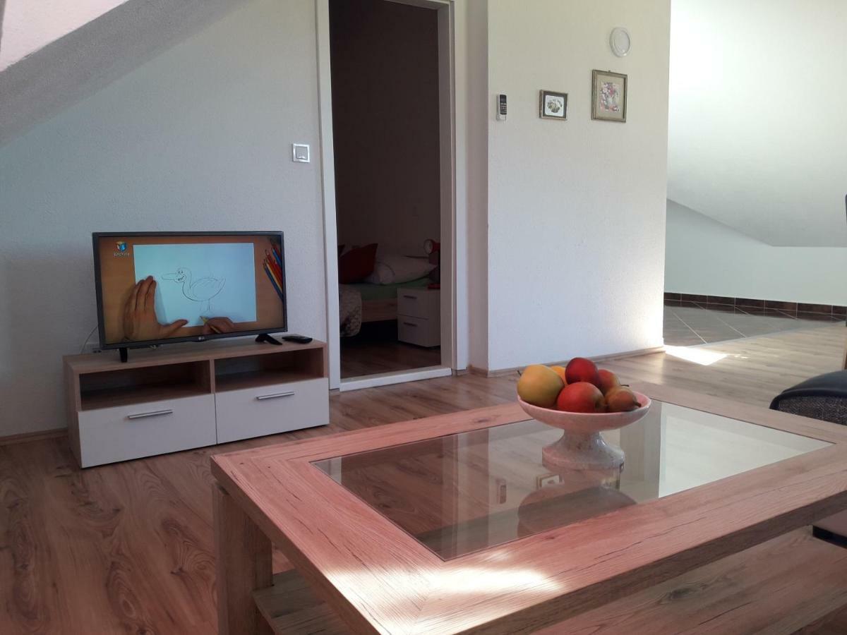 Apartmani Timon Бол Екстер'єр фото